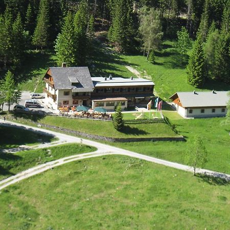 ホテルGasthof Untere Valentinalm Plöcken エクステリア 写真